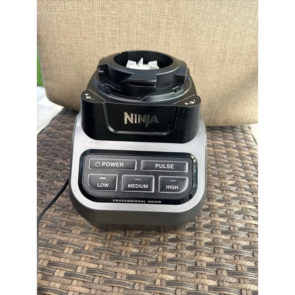 Ninja BL610 Professional 1000W Countertop Blender Motor WORKS BASE ONLY
